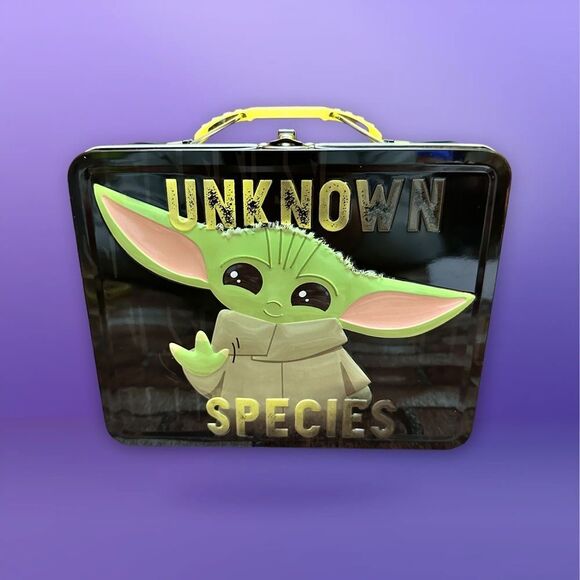 Star Wars Mandalorian The Child Yoda UNKNOWN SPECIES Box Tin - Picture 3 of 12